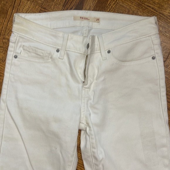 Levi’s - Picture 3 of 8